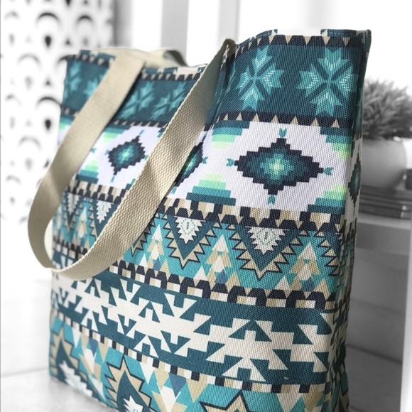 LAST ONE! Aztec Print Tote in a Teal/Blue/Ivory + FREE Matching Wristlet - Picture 4 of 8
